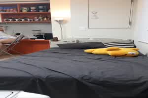 金先生探花 约操清纯小姐姐  背景图片