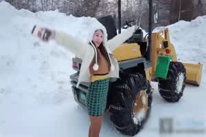 onlyfans 美少女Naomiii 诱人淫娃挑逗侍奉 温润口舌吸吮挑弄龟头 后入淫臀嫩穴爽到窒息  背景图片