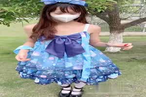 这小萝莉可真带劲，直接楼梯间给中出  背景图片