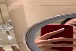 SM界天花板王者级重度性虐 调教母狗  背景图片