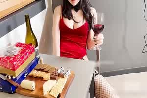 红酒兔女郎，渴望真枪实弹精液的浇灌  背景图片