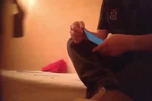 按摩店漂亮女技师，疯狂输出泄精，真刺激  背景图片