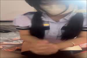 自购新届福利姬-清纯双马尾学妹被扇哭了，口爆吞精在吐出来，给主人当m母狗，被重重扇了好几巴掌  背景图片