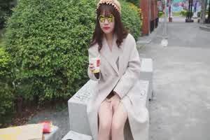 野外极限露出塞跳蛋连续高潮  背景图片