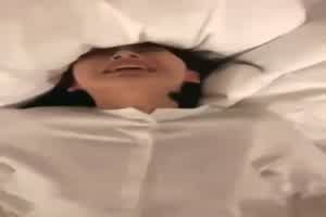 强上校花御姐，叫声真淫荡  背景图片