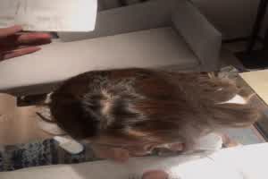 喜欢我穿浴袍的样子吗  背景图片