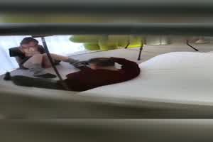 60岁大爷玩摄影，给妹子拍完忽悠一顿操，60岁大爷都能约到炮，赶紧都去给我学摄影！！！  背景图片