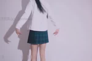 可爱双马尾萝莉淡奶酱r18宅舞，新人福利姬请多多支持~  背景图片