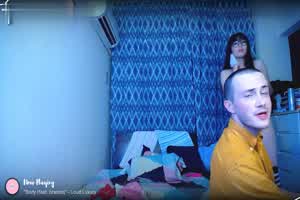 我爱上机器娃娃阿拉蕾 命令她来做一些自己没办法做的事  背景图片