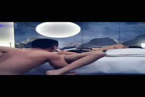 爆操两个气质小姐姐，绝美口活3  背景图片