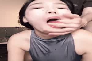 这样调教母狗 才爽歪歪  背景图片