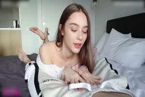 网红反差女神Dasha  就喜欢吃又粗又大的鸡巴  背景图片