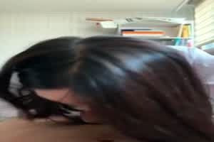 【重磅来袭】父女不伦，放学回家的女儿被父亲内射  背景图片