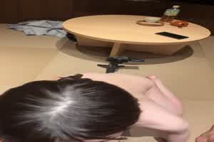 乖巧小姐姐口活吃鸡吧  背景图片