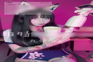 高价自购露脸女神-好肥的鲍鱼嫩穴，穿着吊带白丝自慰喷水，嘴巴还含着全自动炮机，又把自己搞到高潮了  背景图片