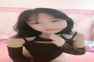 短发下海女被男友糙哭拉开直播赚钱真辛苦！  背景图片