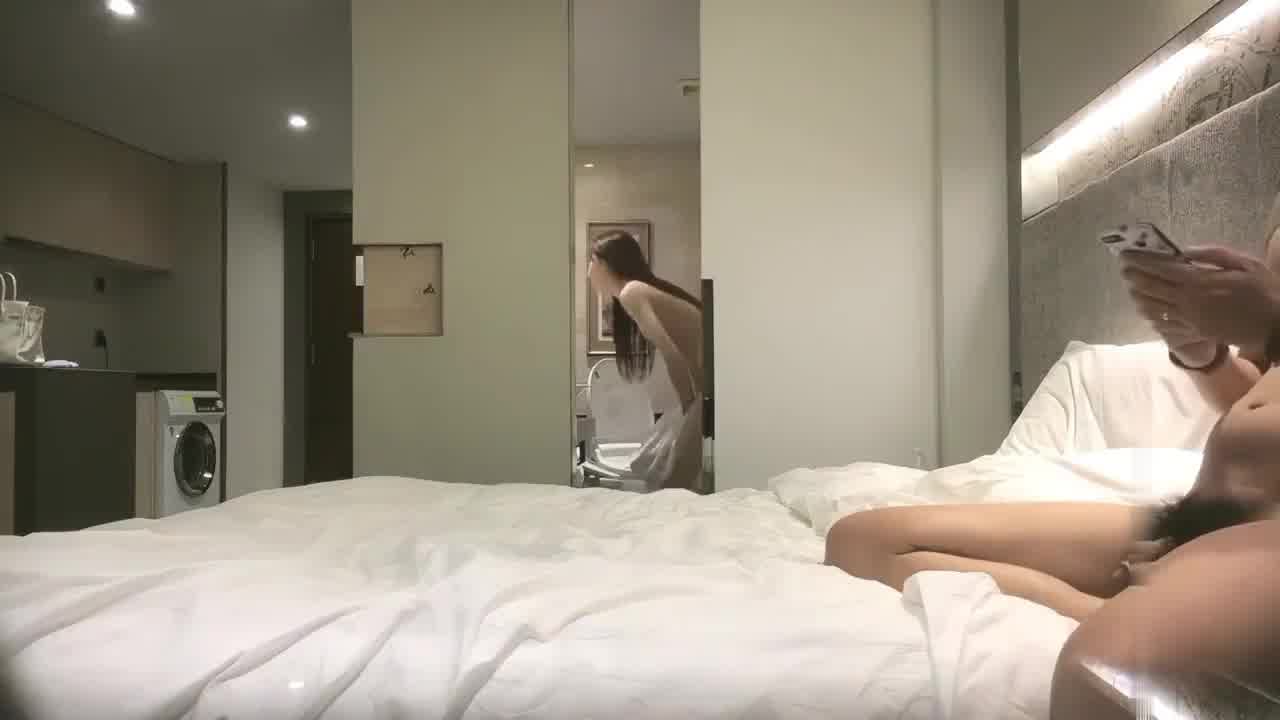  3000块大圈名媛，高雅韩风御姐，高挑黑丝美腿，堪称极品，忍不住舔其肉鲍，插入肉穴，真是超值啊 的剧照3