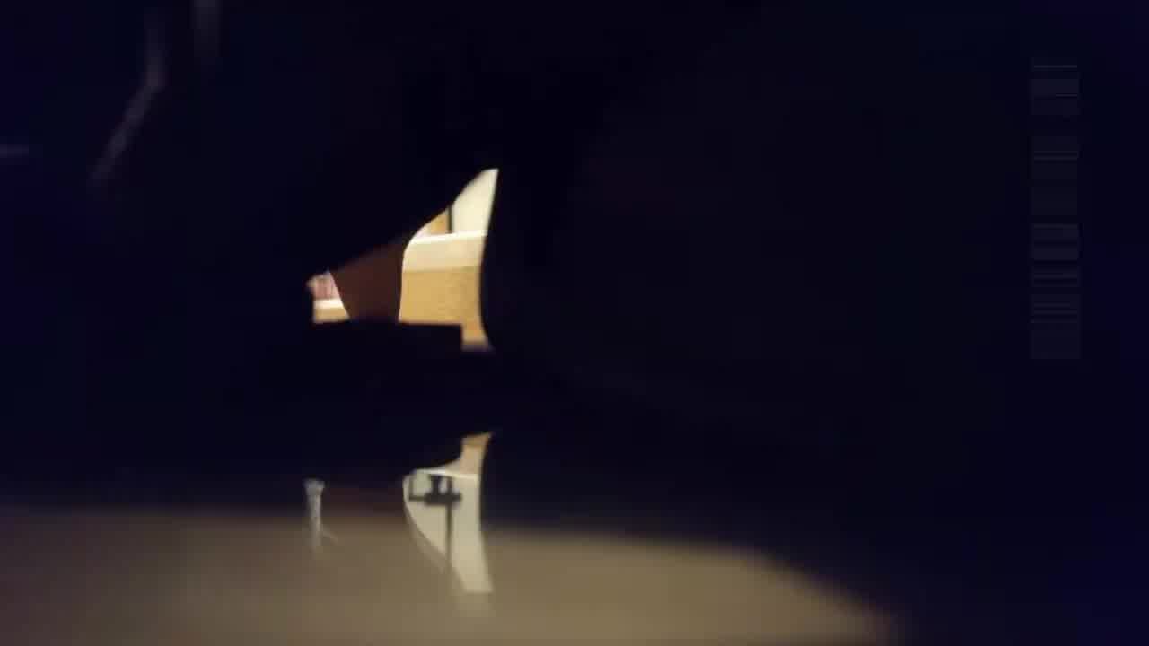  探花大神翻车 操到一半被小姐姐发现正在偷拍 结果说服了小姐继续干!_ 的剧照10