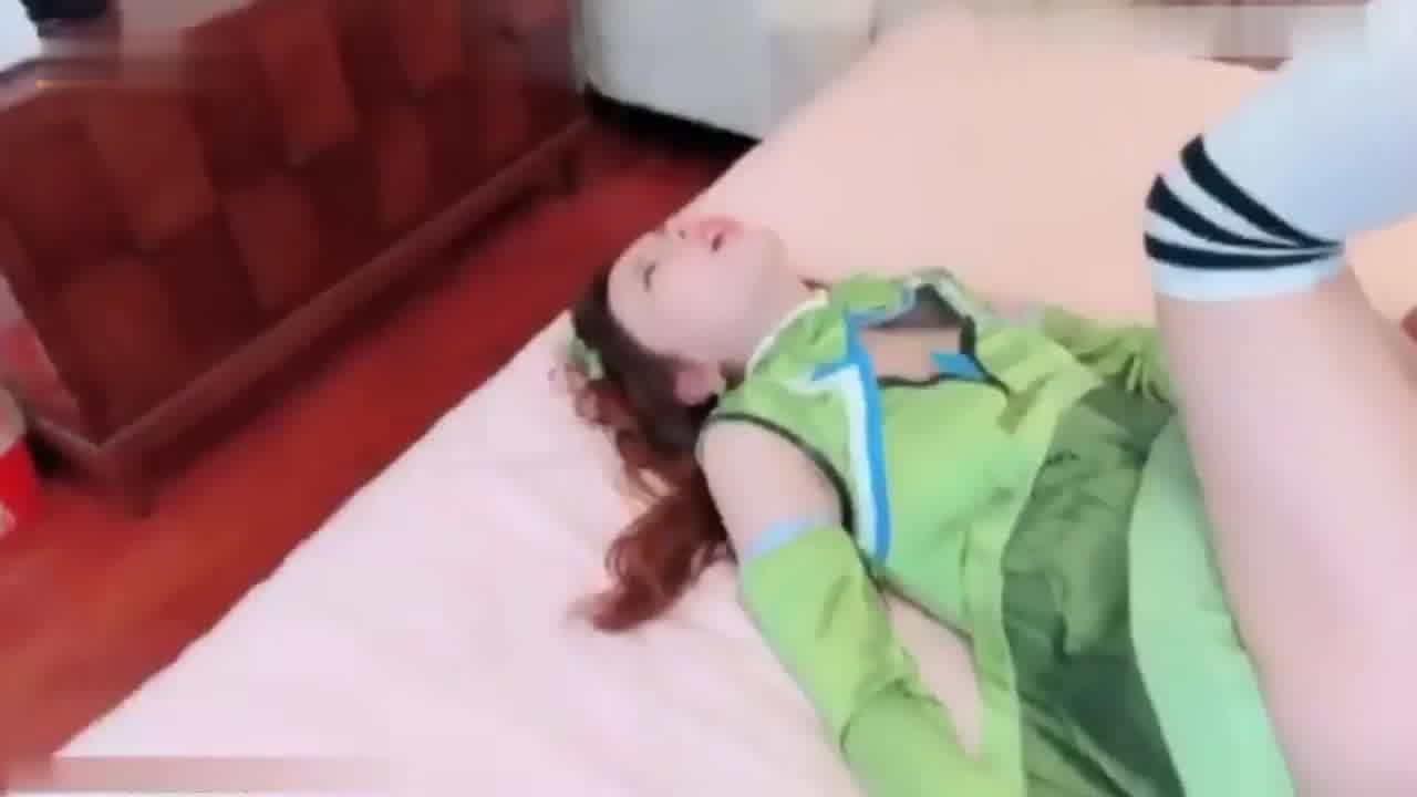  女神艾小青高潮浪叫 完整视频 的剧照2