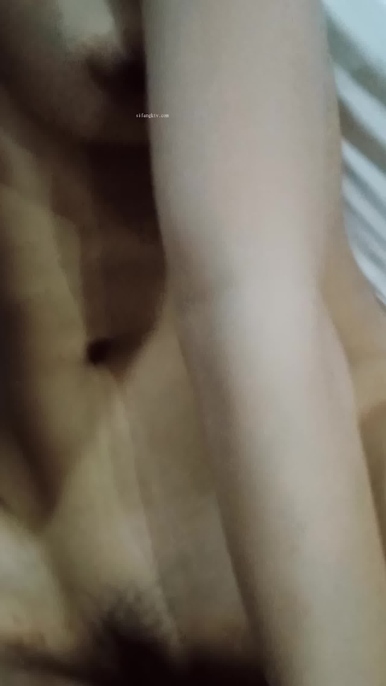  骚货巨臀抽插自动打桩机 的剧照1