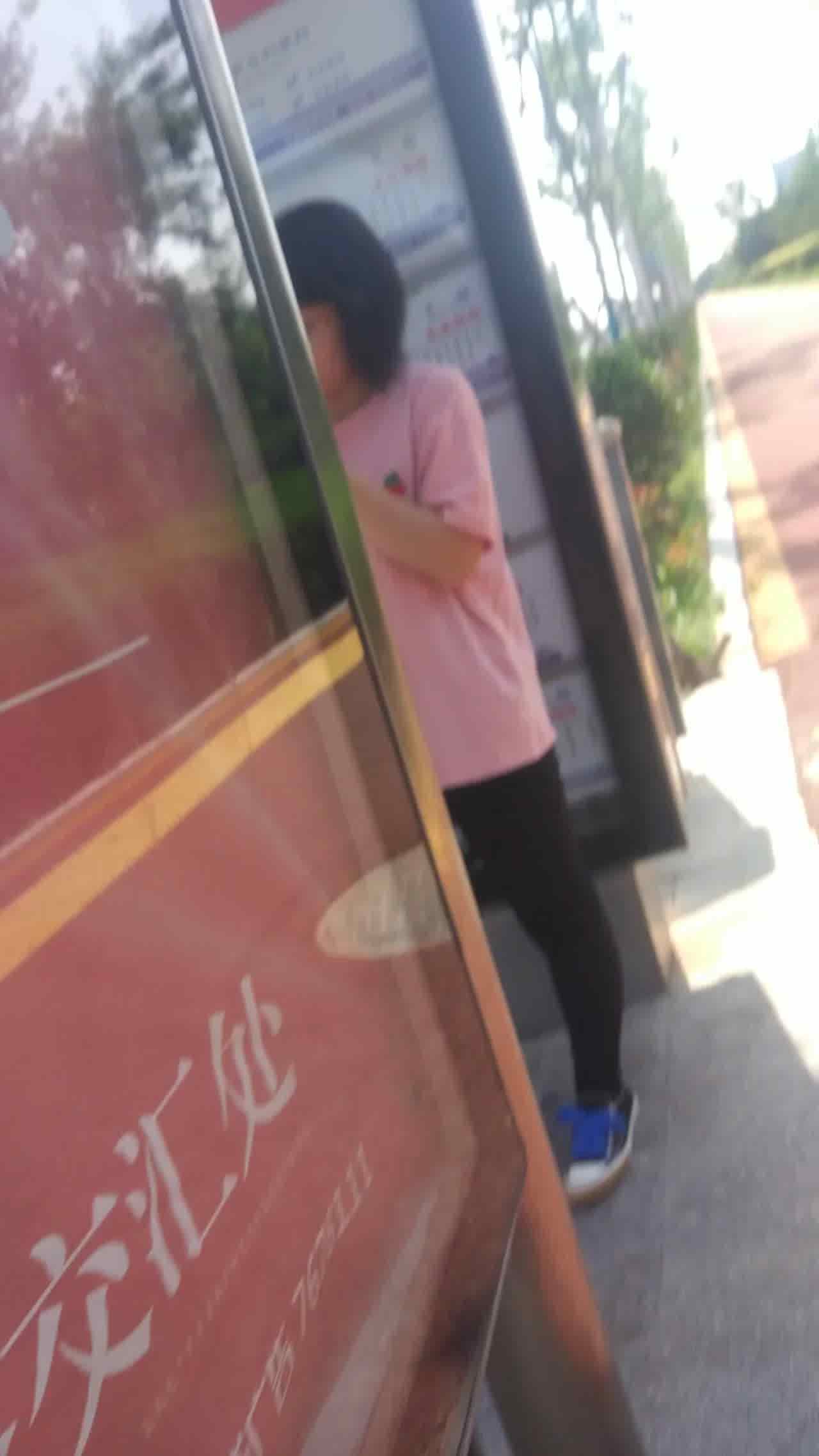  飞机侠勇者无畏直面女大生狂撸表现情欲满溢 的剧照2