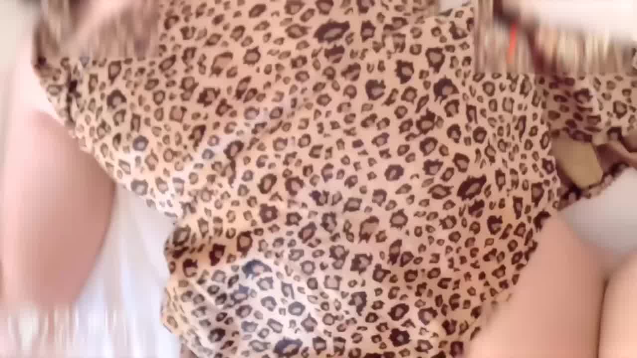  最喜欢高清双萤幕了！骚脸骚屄一次满足！ 的剧照7