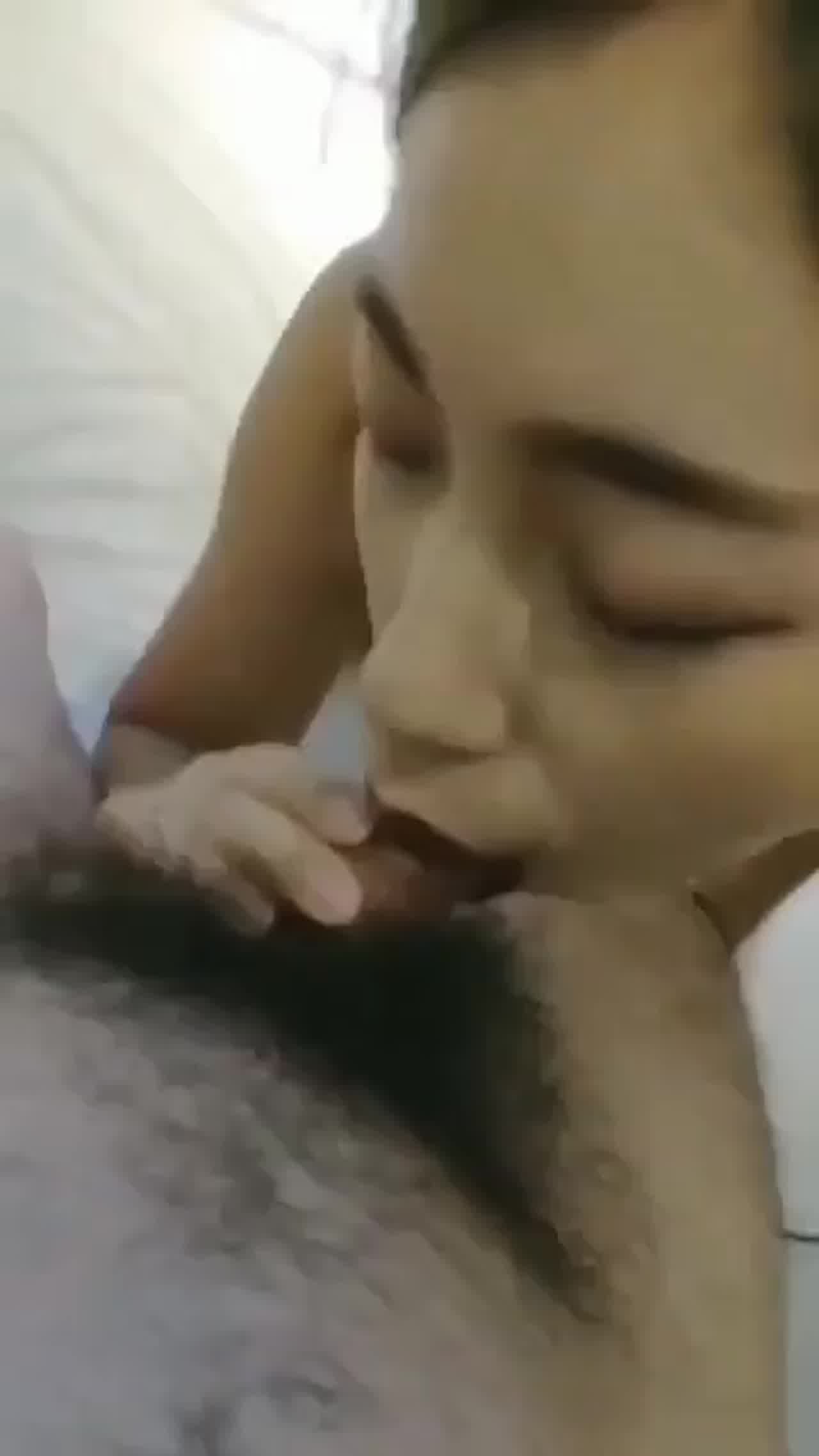  尝尝我的鸡巴吧······· 的剧照6