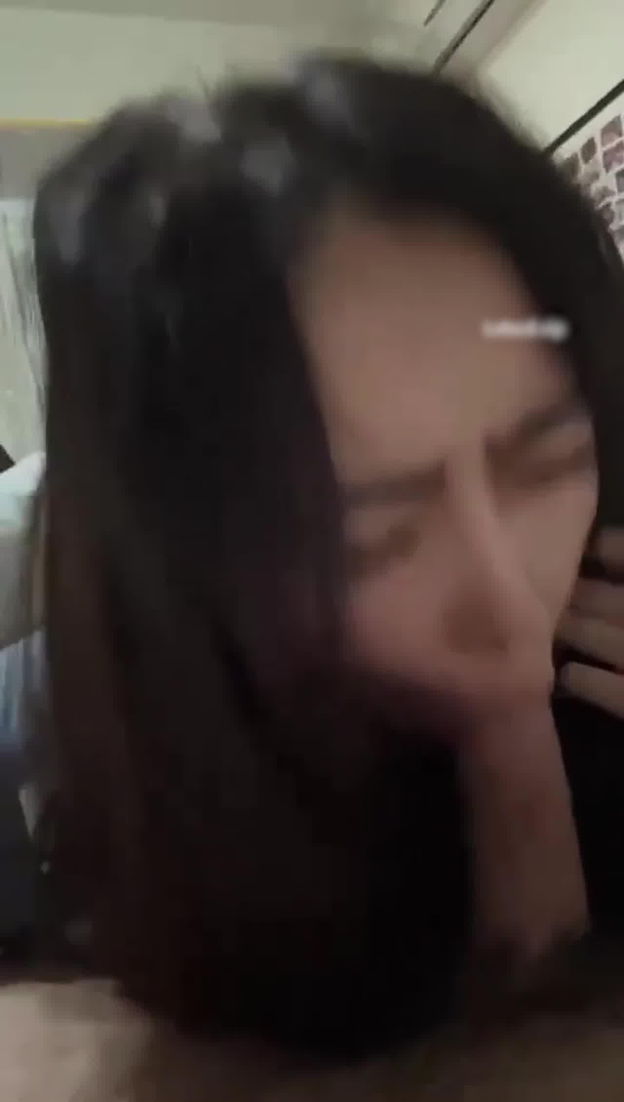  上海大骚货神奶萌，花了六千多就发了两个视频，真够冤大头 的剧照3