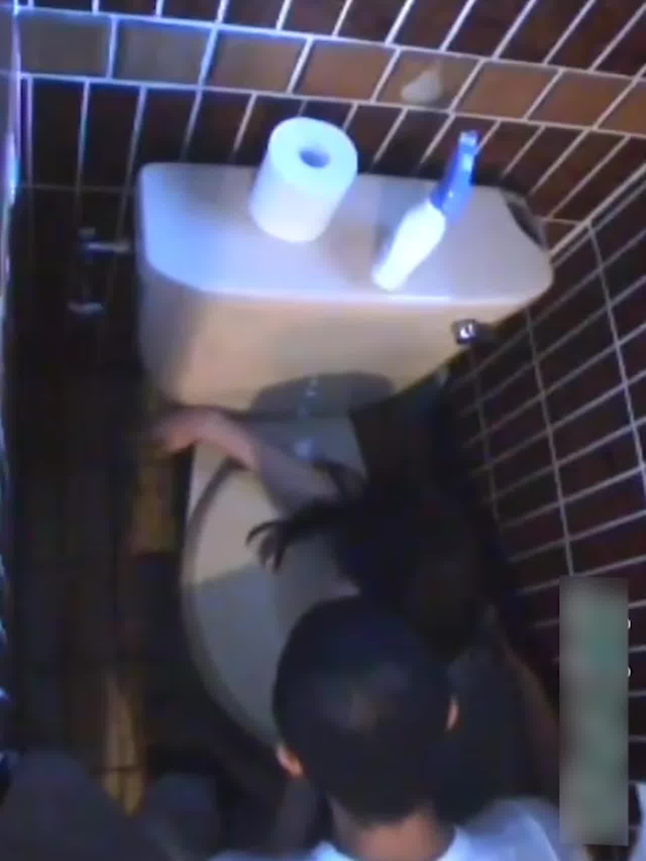  趁友人女友喝醉逞兽欲坏透了 的剧照2