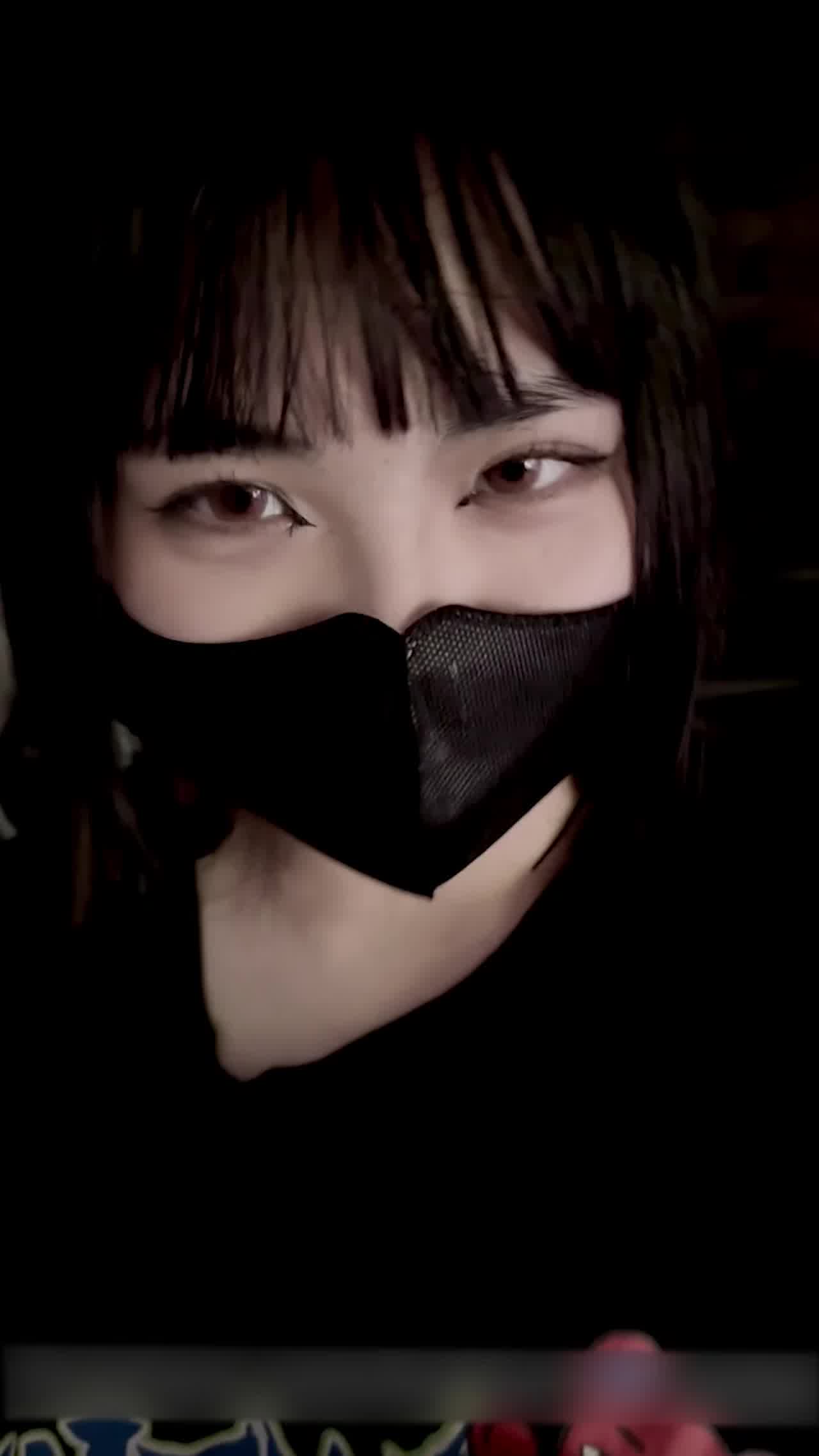  公主切肉感骚妹玩猜拳狂输顺便下春药 的剧照2