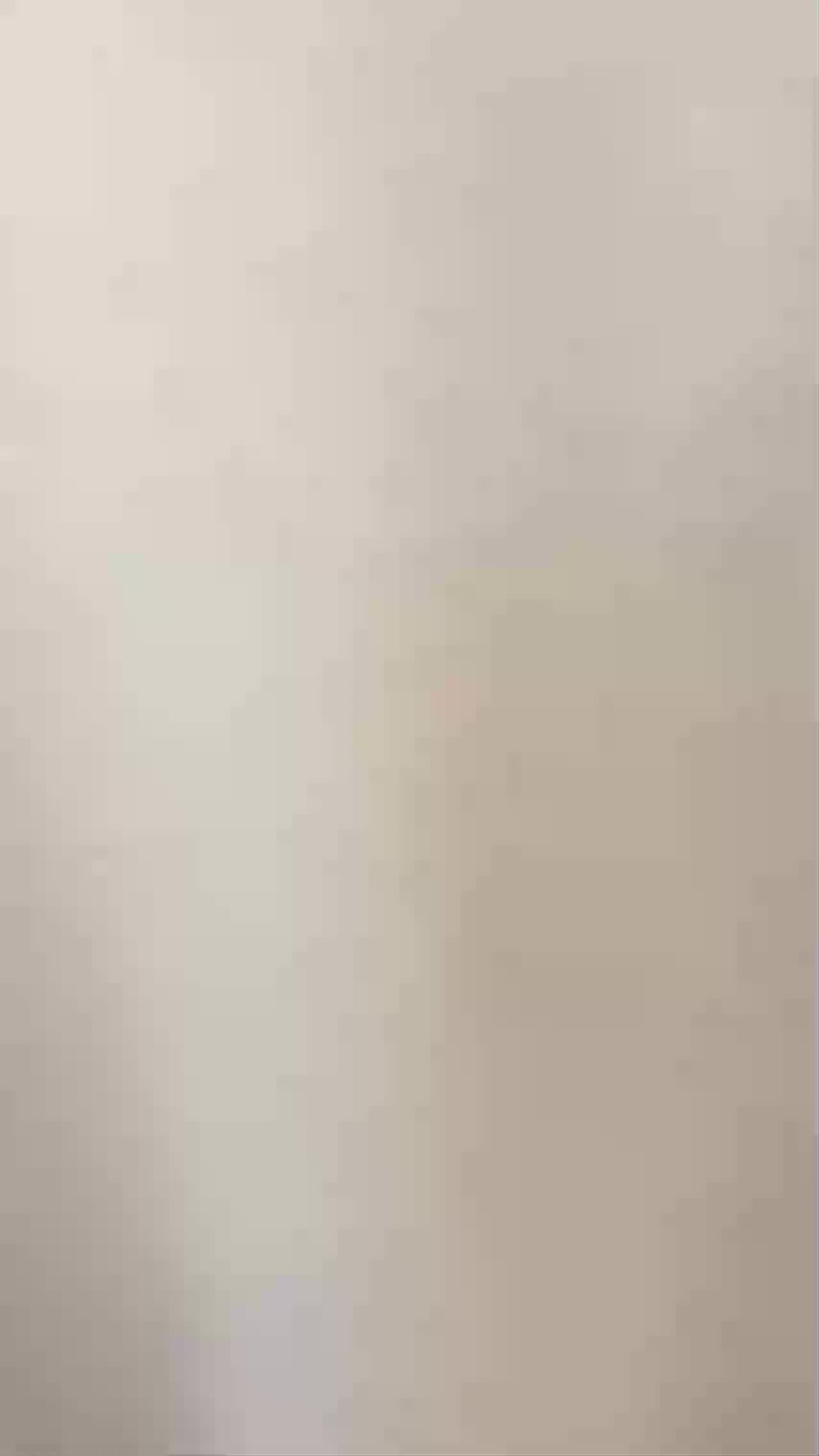  绿帽男躲窗帘看着老婆被别人玩，'你戴套啊，真怀孕了他妈谁负责任_，老公在一旁看得贼爽，溜出来近拍！ 的剧照5