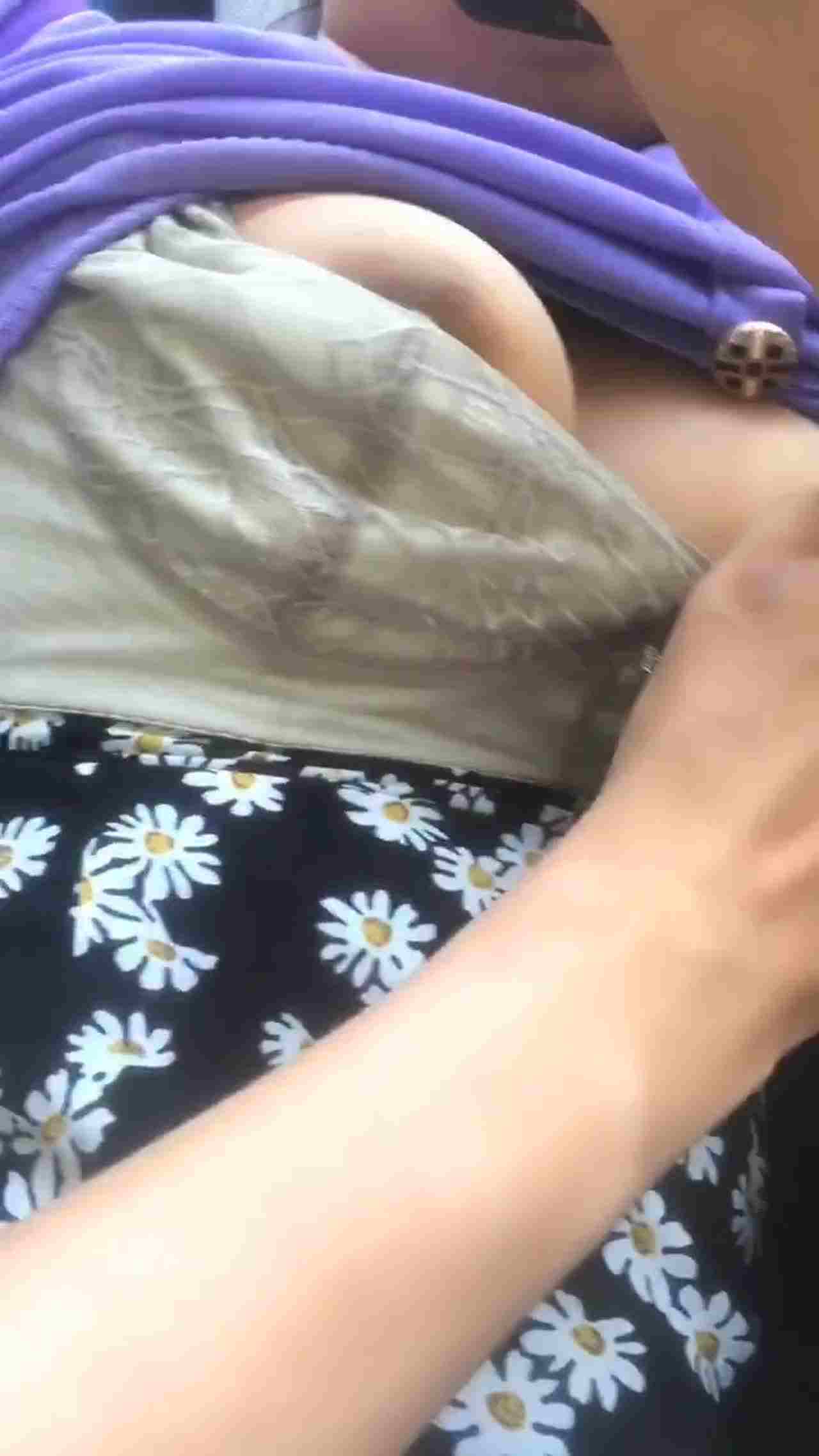  办公室女秘书在午休 的剧照3