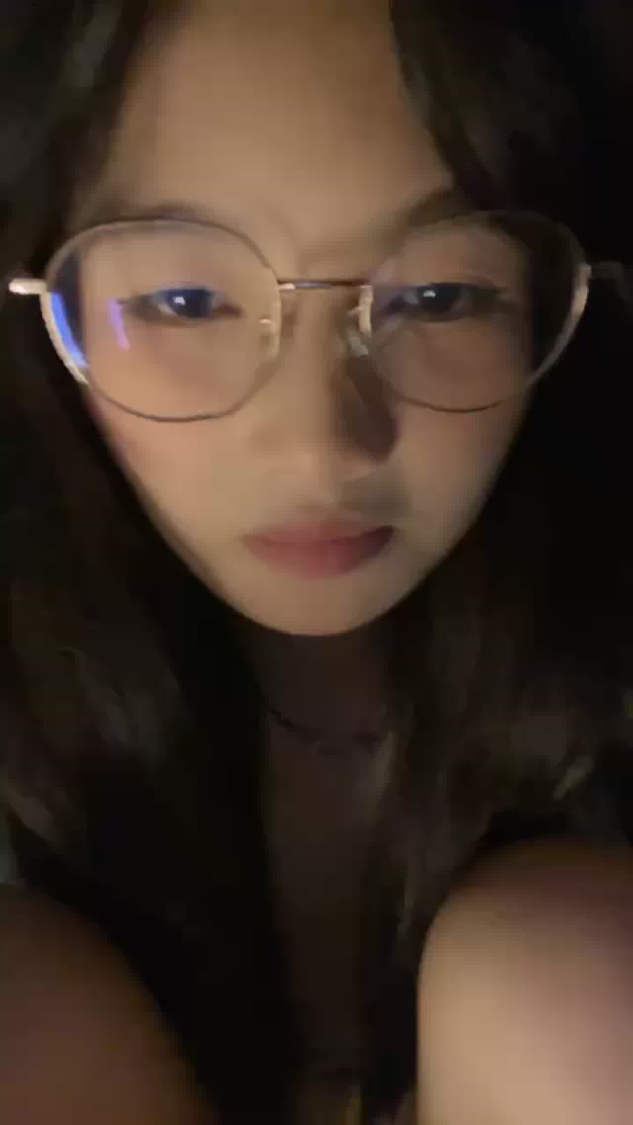  宿舍创业，05后就开始下海赚钱了 的剧照9