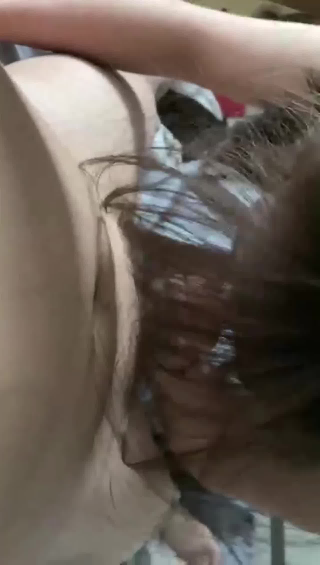  大学生女友穿着女仆装后入被操的娇喘连连 的剧照3