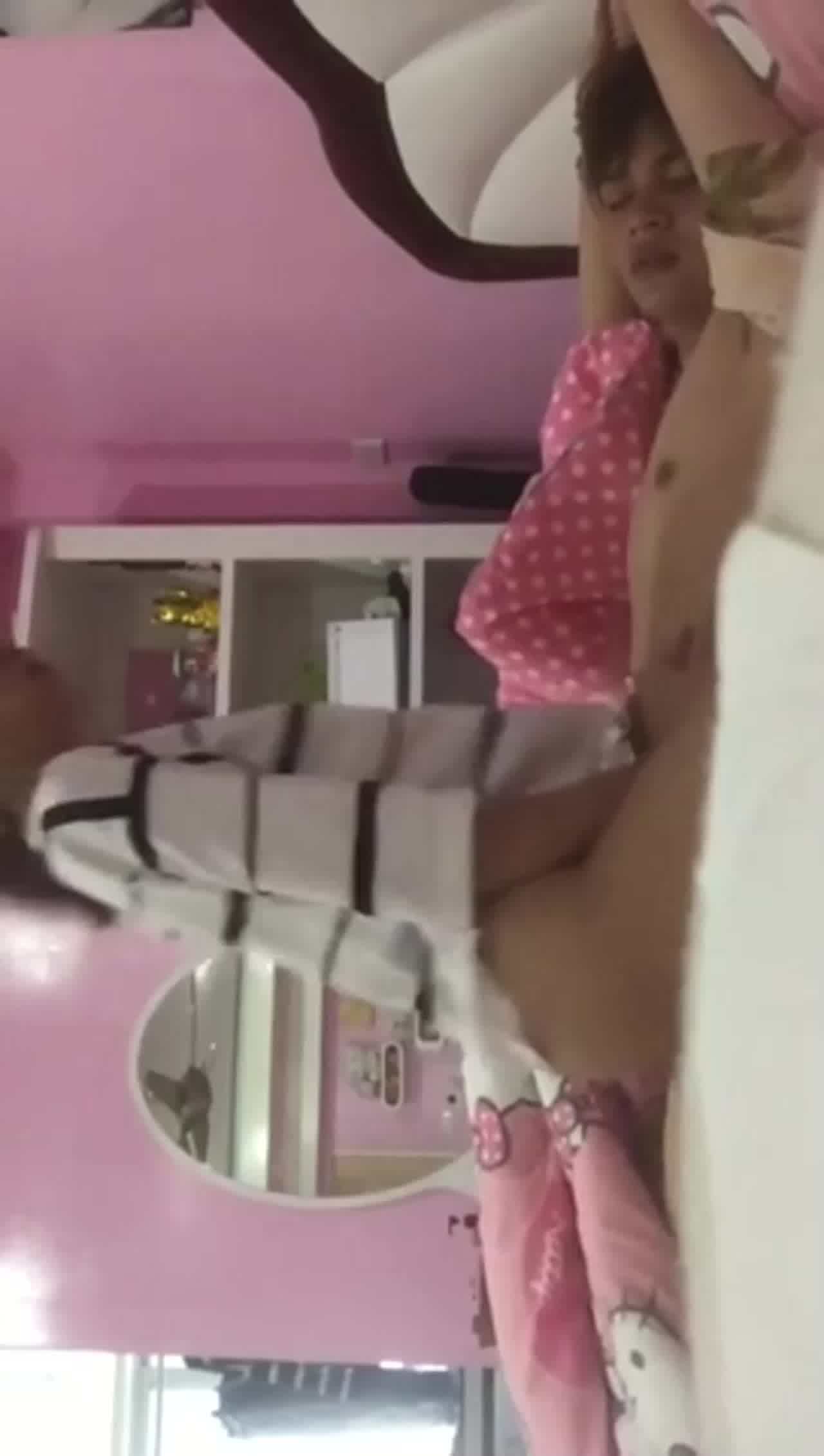  极品绝美身材女友，性欲太强在上乘骑 的剧照4