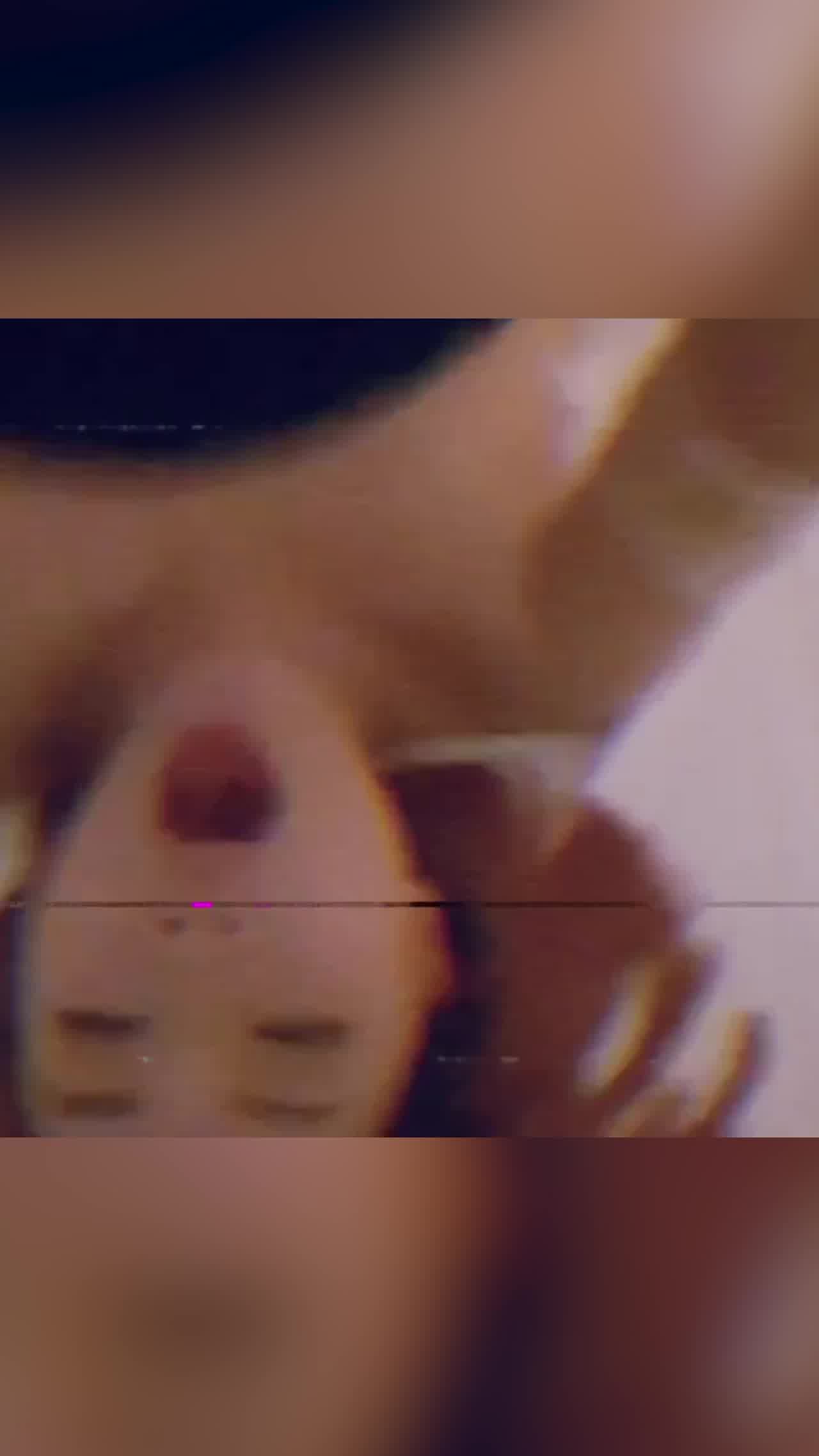  短发骚货激情是射 的剧照5