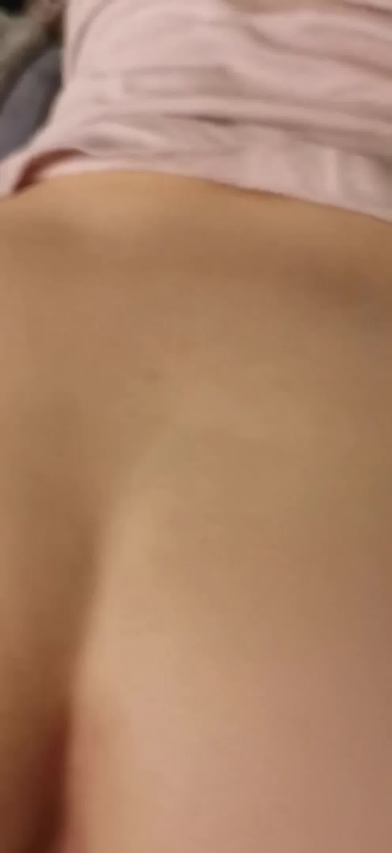  后入爆操大屁股少女 的剧照3