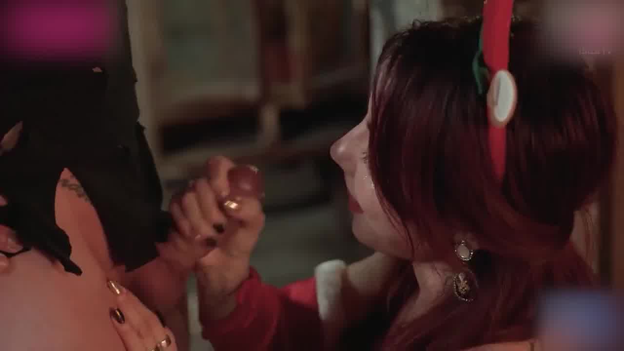  圣诞性爱传教 深喉乱交送性福 的剧照1