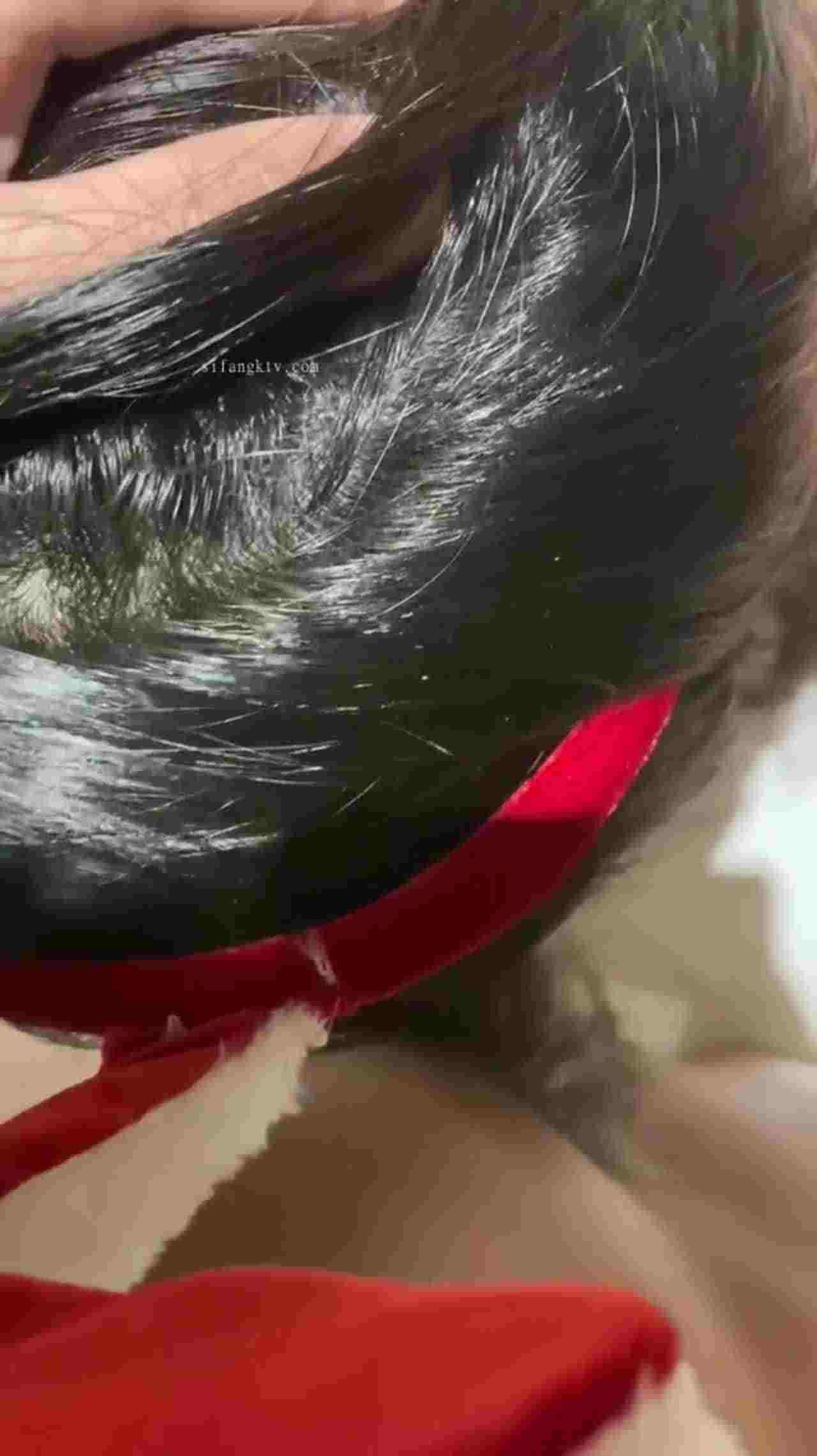  45纯正的乖乖女反差婊了，但在床上妹子最喜欢穿着各种情趣内衣勾引做爱 的剧照5