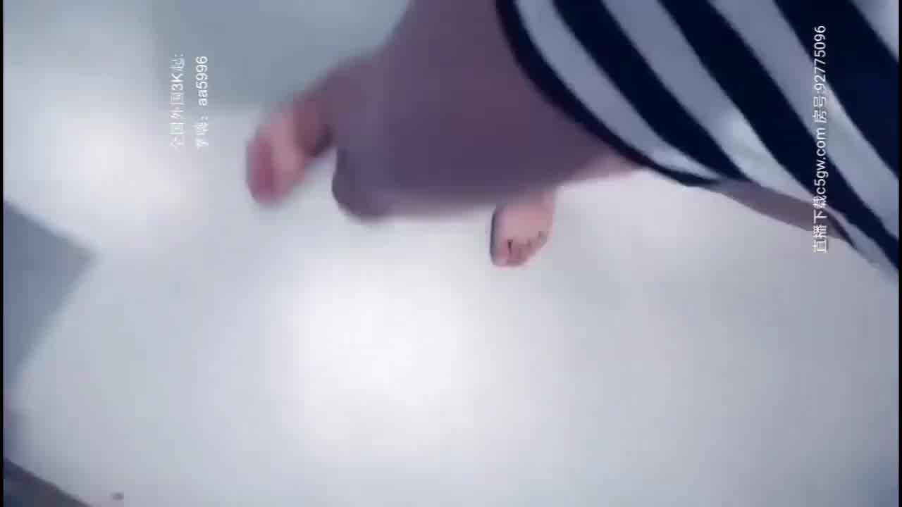  91探花 成都的高挑妹子约啪，四川不只吃得辣连妹子也长得辣~ 的剧照4