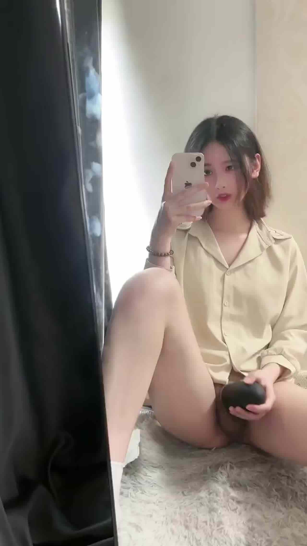  这仔细看可是个别致的小男娘 的剧照4