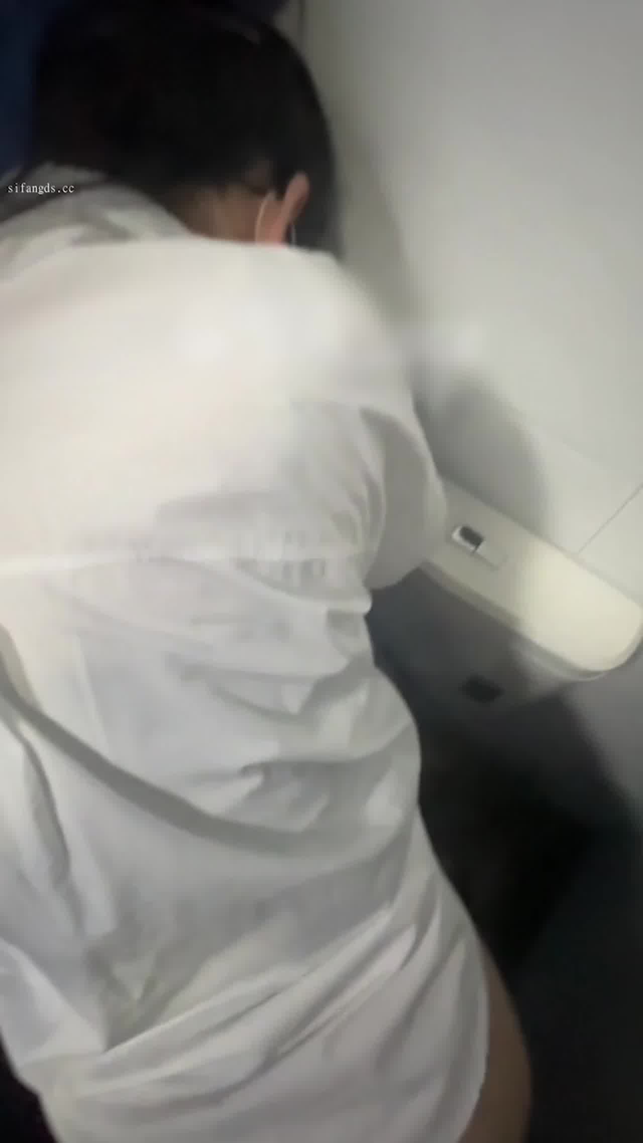  每一下都深入心扉，很享受此刻的美好。 的剧照6