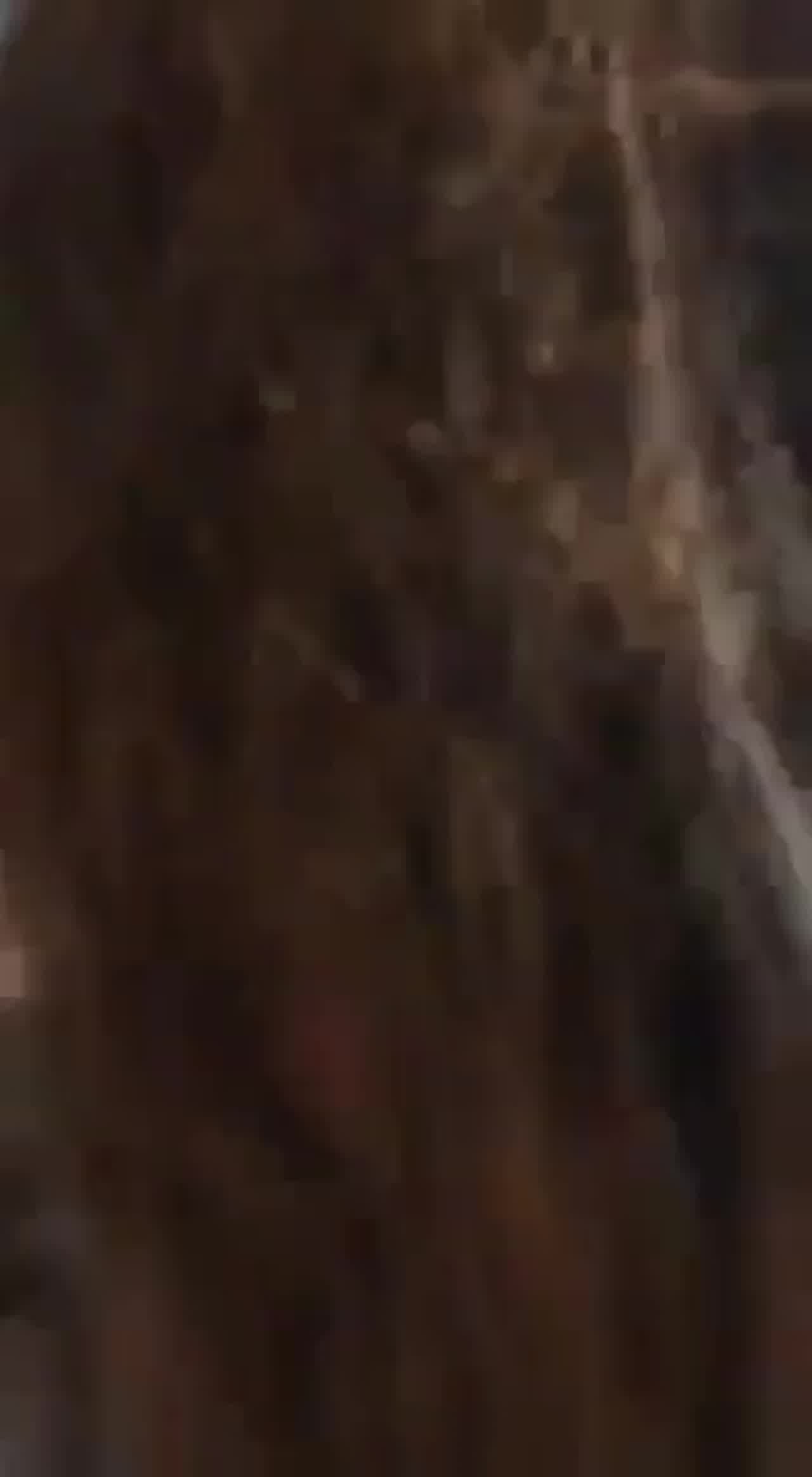  跟超骚气的女邻居玩多P 的剧照2