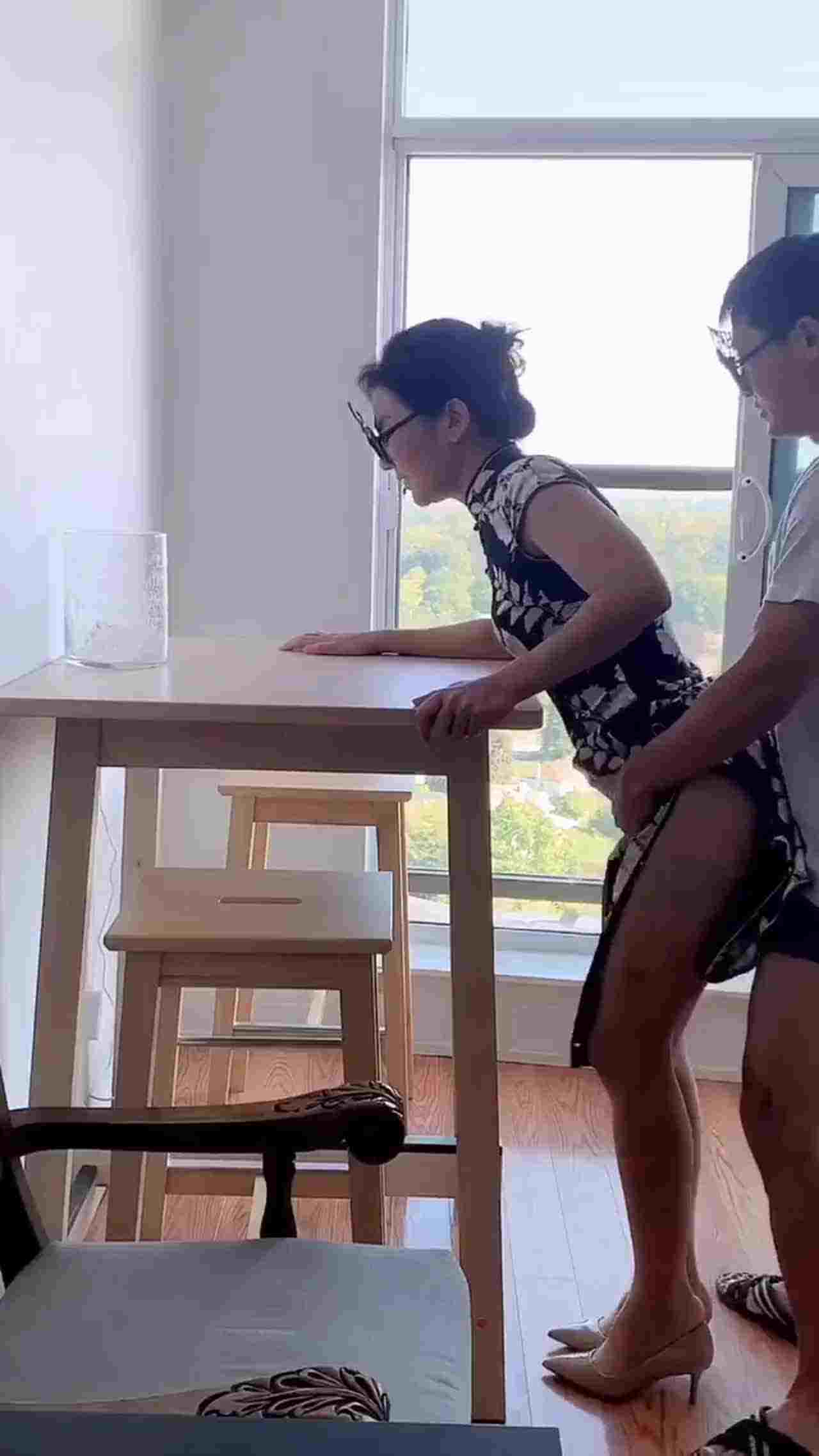  外企高管娇妻被下属爆操 的剧照10