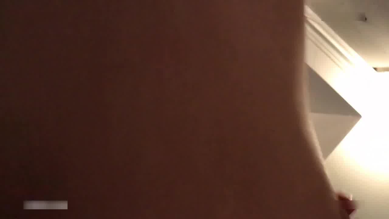  【最近泄密】小情侣出租屋啪啪，颜值小姐姐，疯狂迎合大吊撞击，干到高潮，猛烈抽搐。完美露脸！ 的剧照1