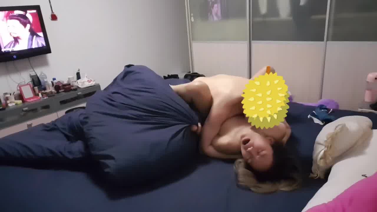  出差约了个女神吃饭喝酒结果醉了就去她家跟我打炮 的剧照2