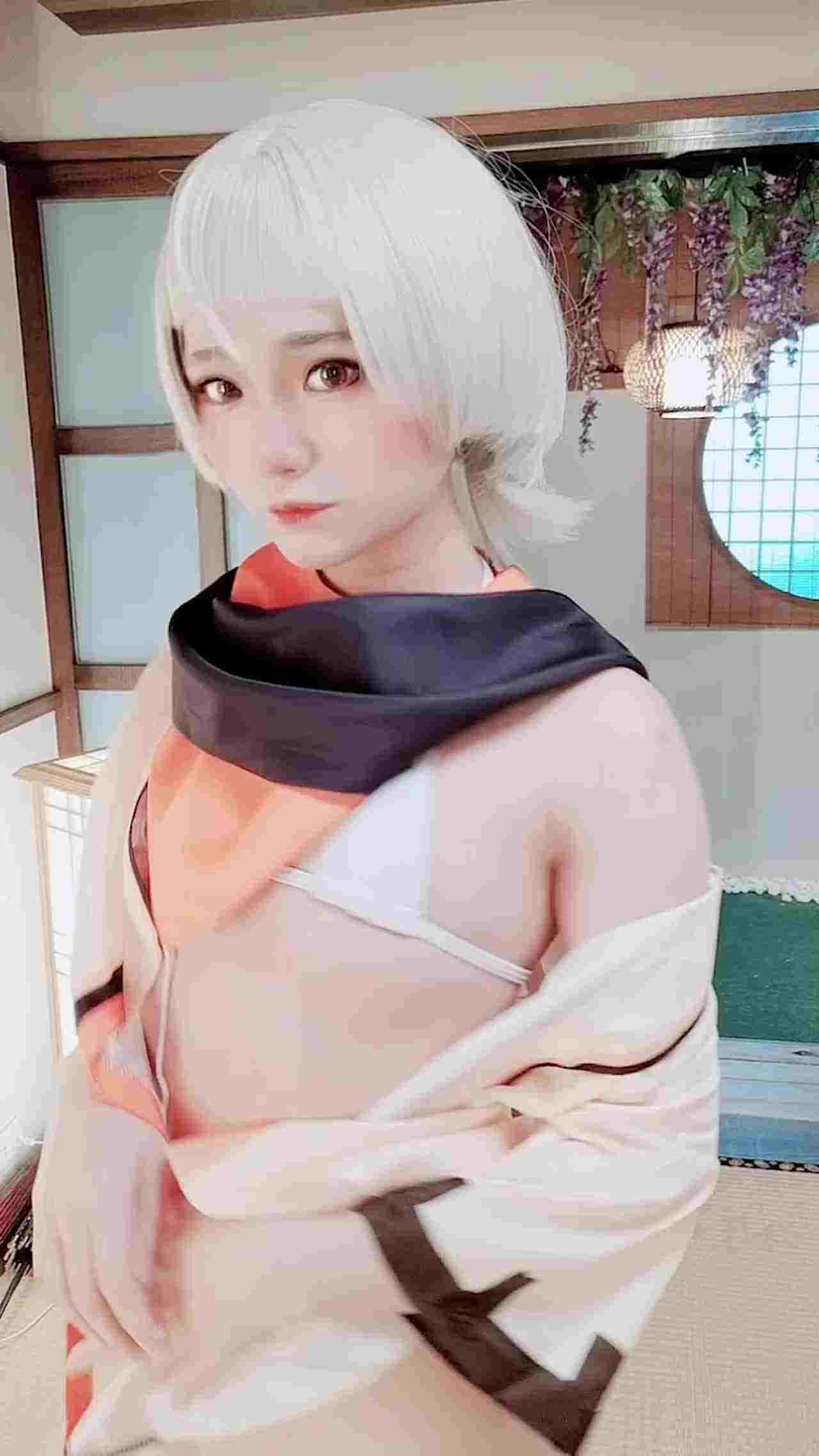  斋斋いつき COS女神超级卡挖伊 的剧照5