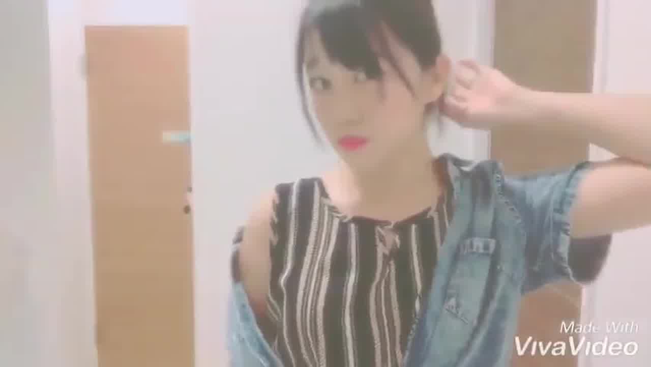  甜美小可爱厕所自拍 的剧照6