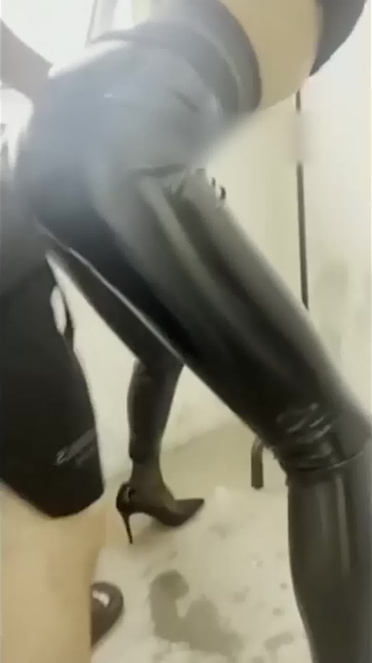  5月重磅推出 172CM大长腿配丝袜，把她当母狗狠狠干，高潮喷水 的剧照3