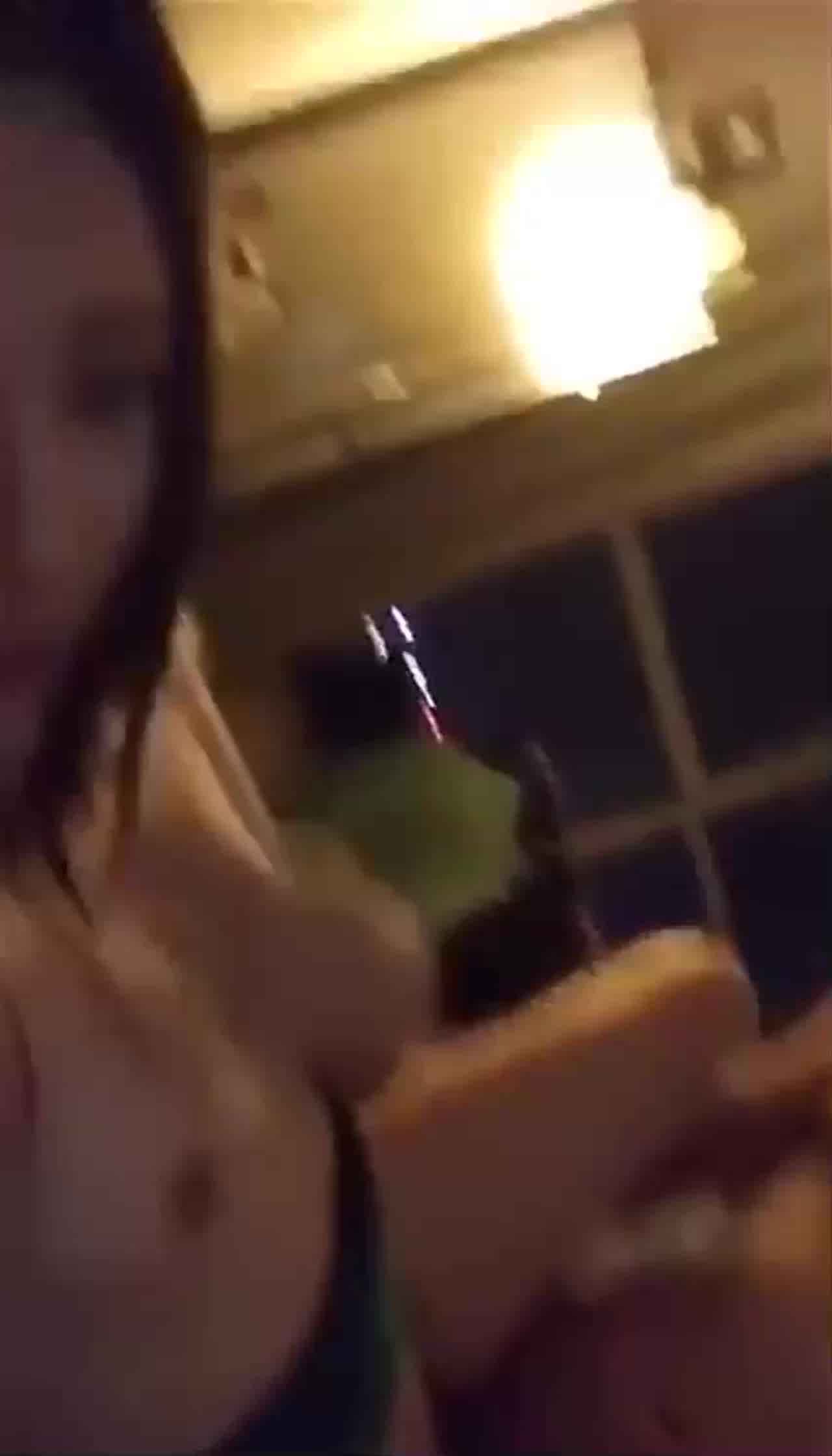  淫荡小情侣记录啪啪时刻 的剧照3